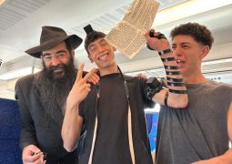שבע יפול חסיד וקם